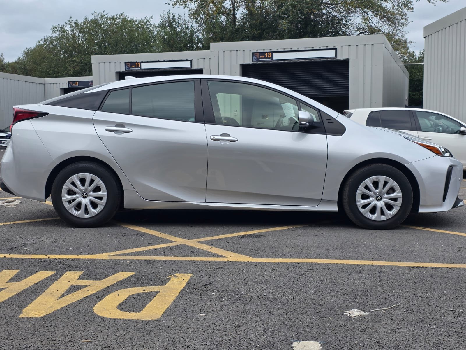 TOYOTA PRIUS - Image 4