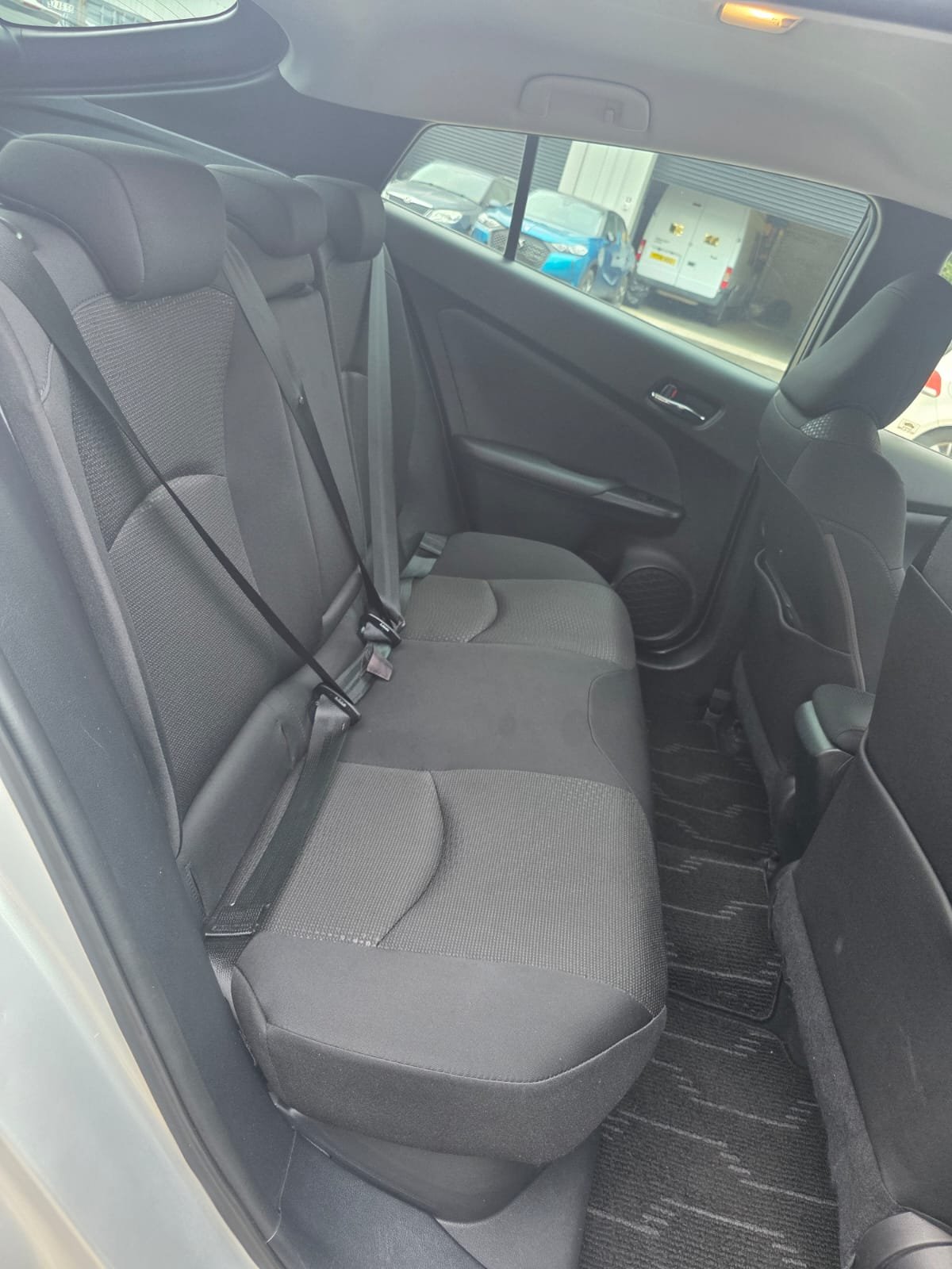 TOYOTA PRIUS - Image 9