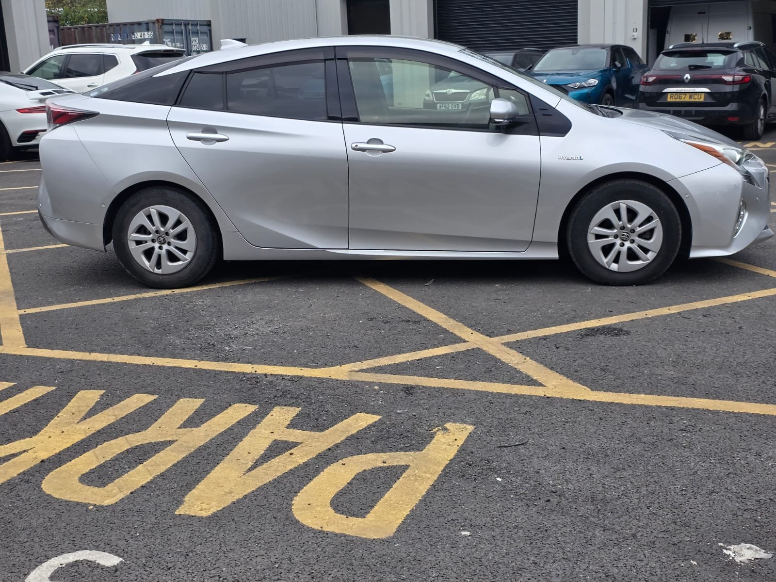 TOYOTA PRIUS - Image 3