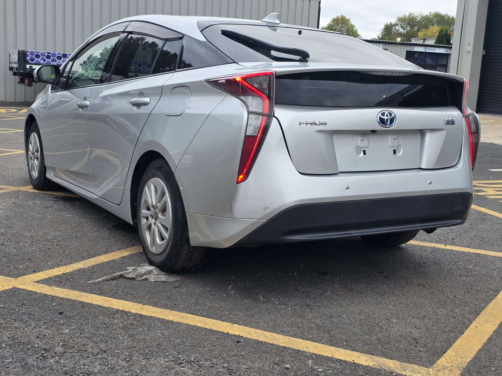 TOYOTA PRIUS - Image 5