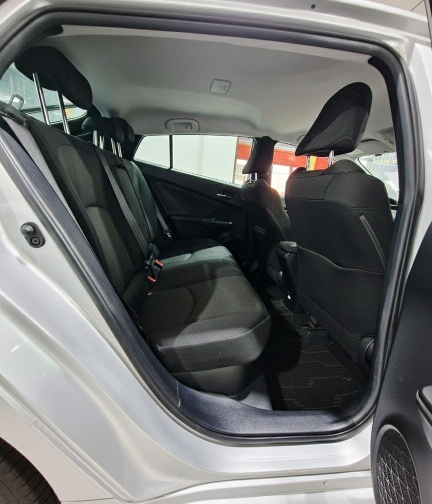 TOYOTA PRIUS - Image 8