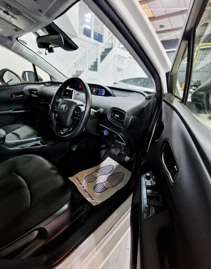 TOYOTA PRIUS - Image 7