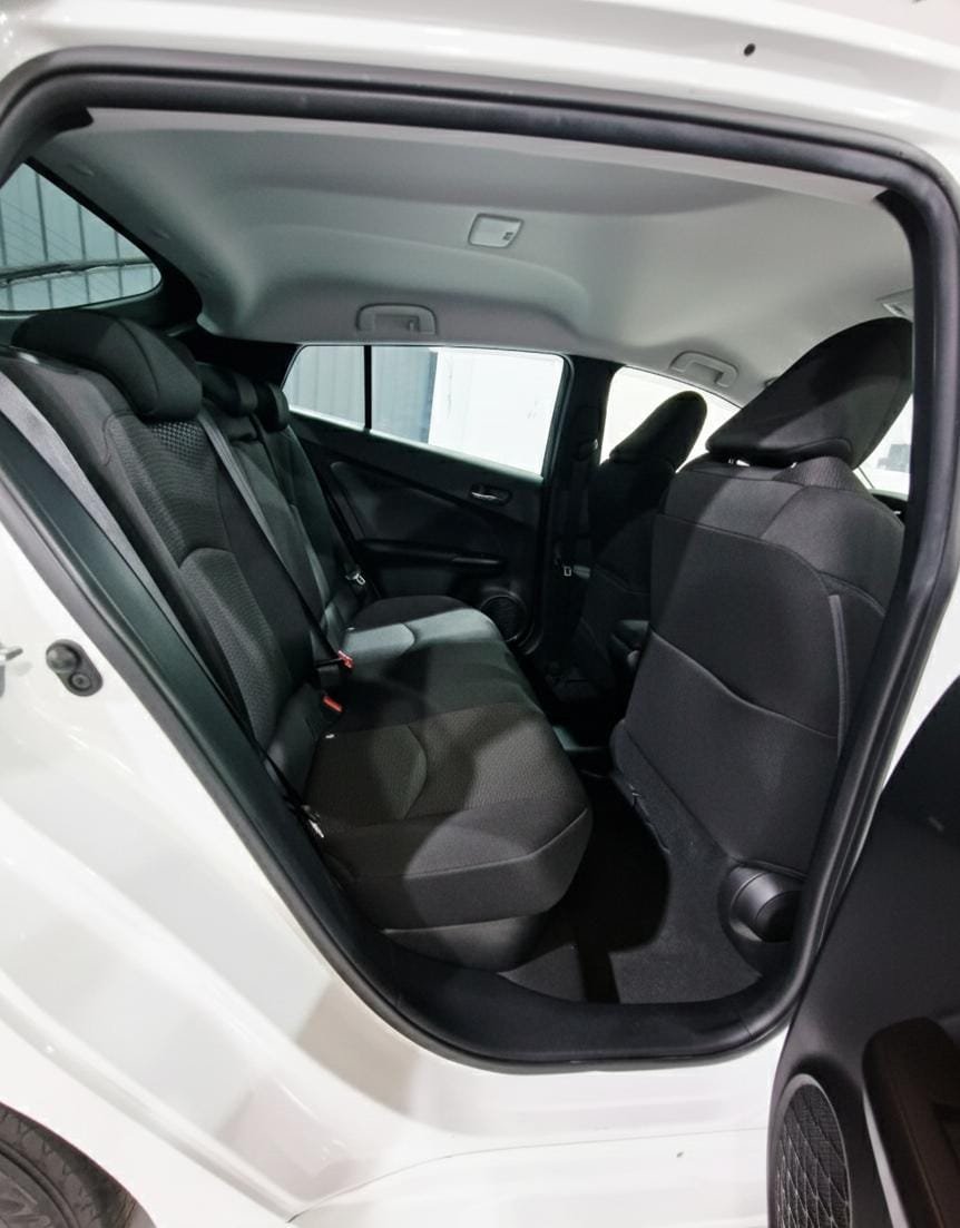 TOYOTA PRIUS - Image 8