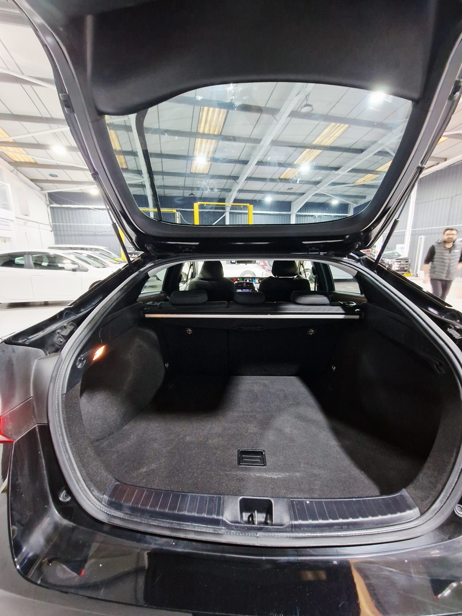 TOYOTA PRIUS - Image 8