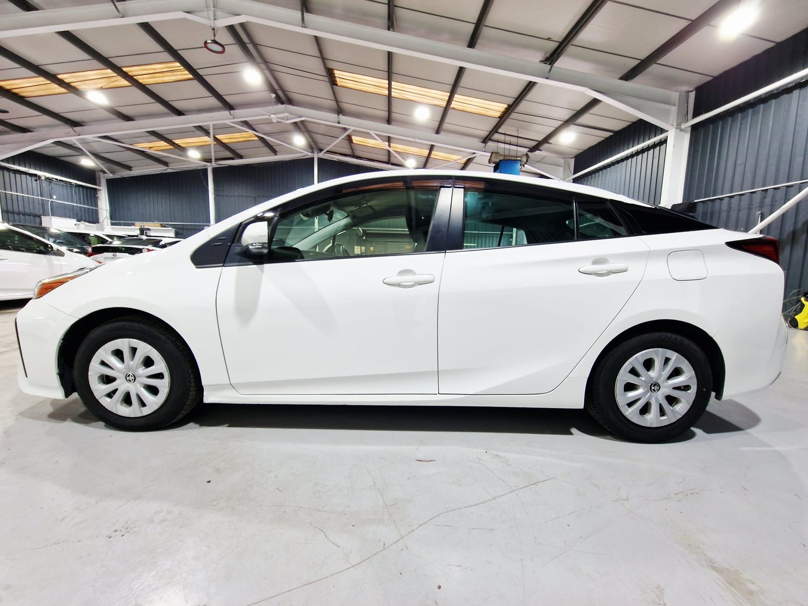 TOYOTA PRIUS - Image 2