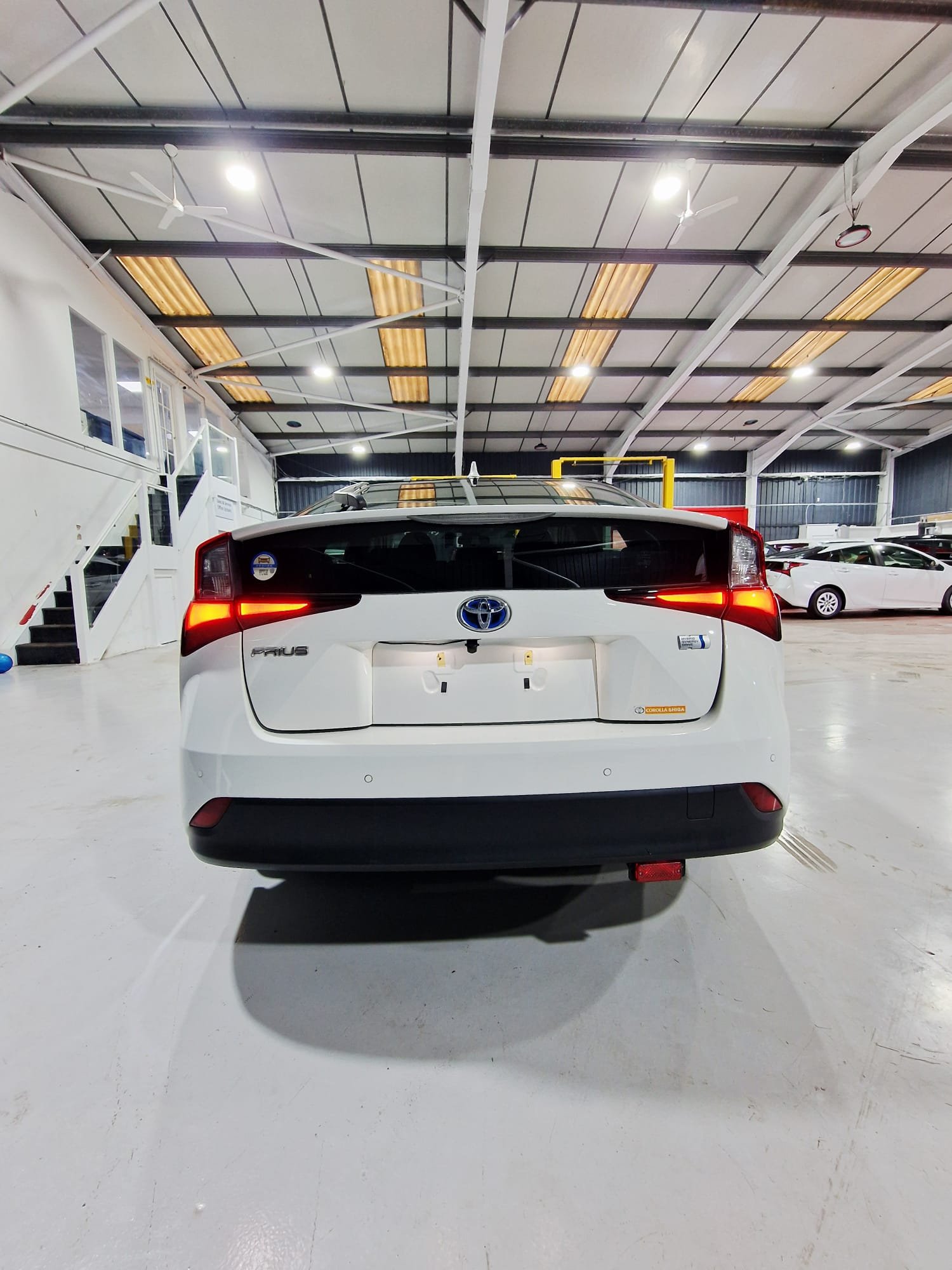 TOYOTA PRIUS - Image 4