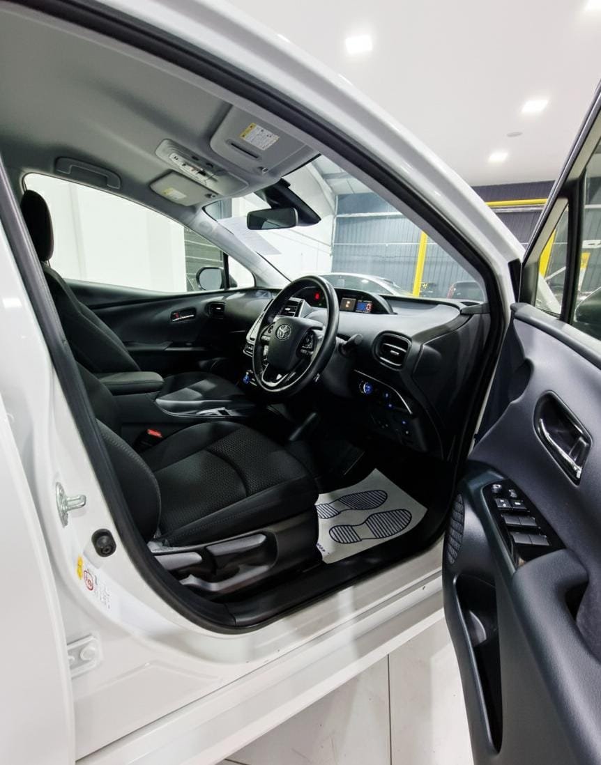 TOYOTA PRIUS - Image 6