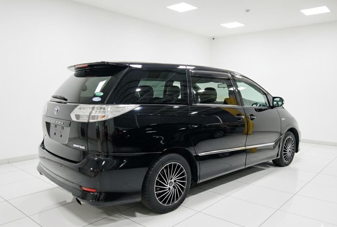 TOYOTA ESTIMA - Image 4