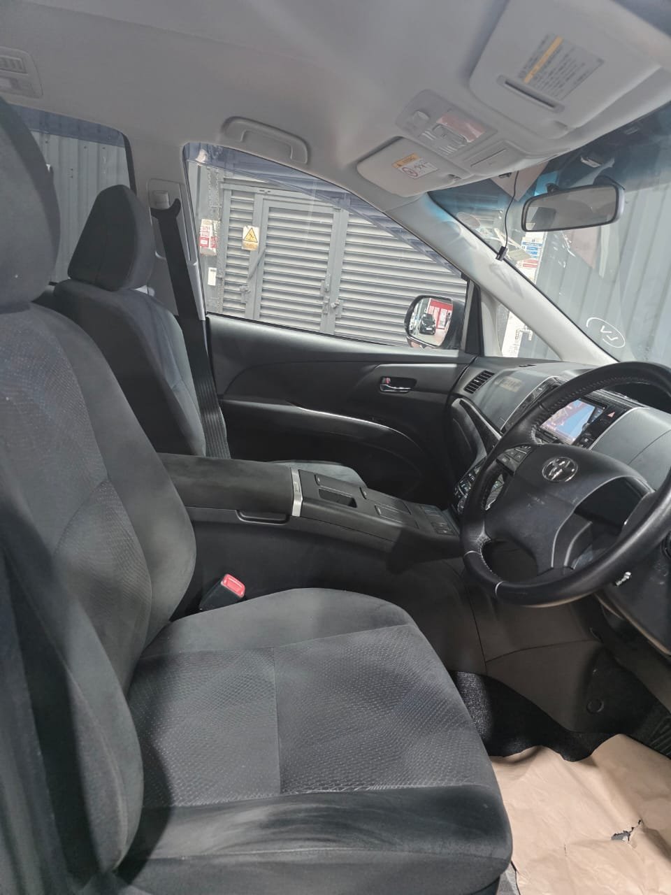 TOYOTA ESTIMA - Image 9