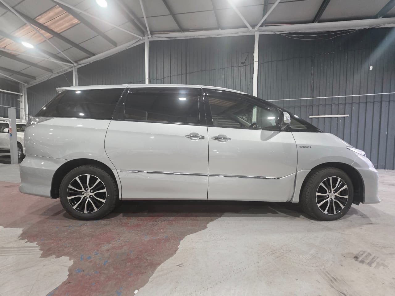 TOYOTA ESTIMA - Image 2