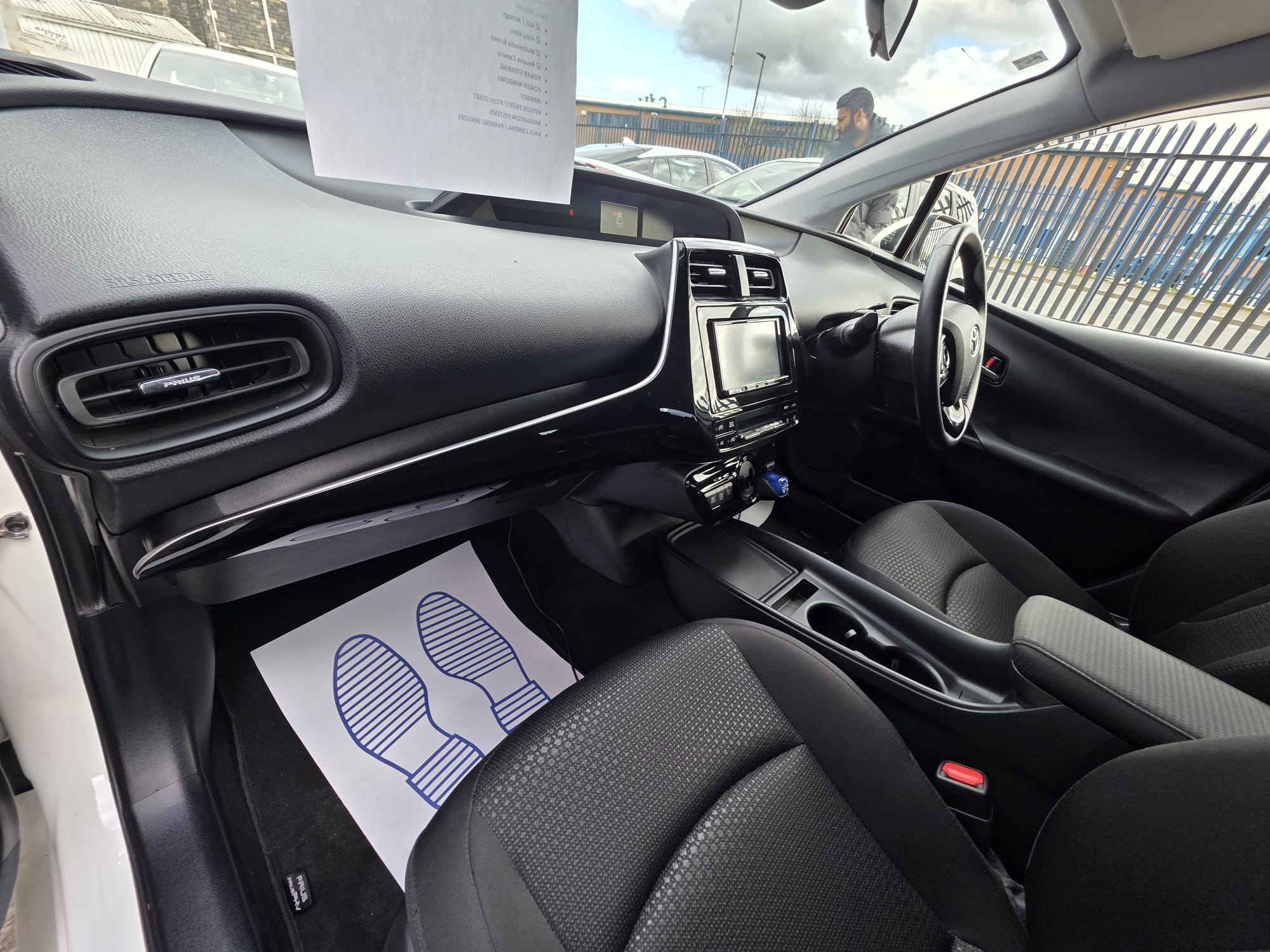 Toyota Prius - Image 9