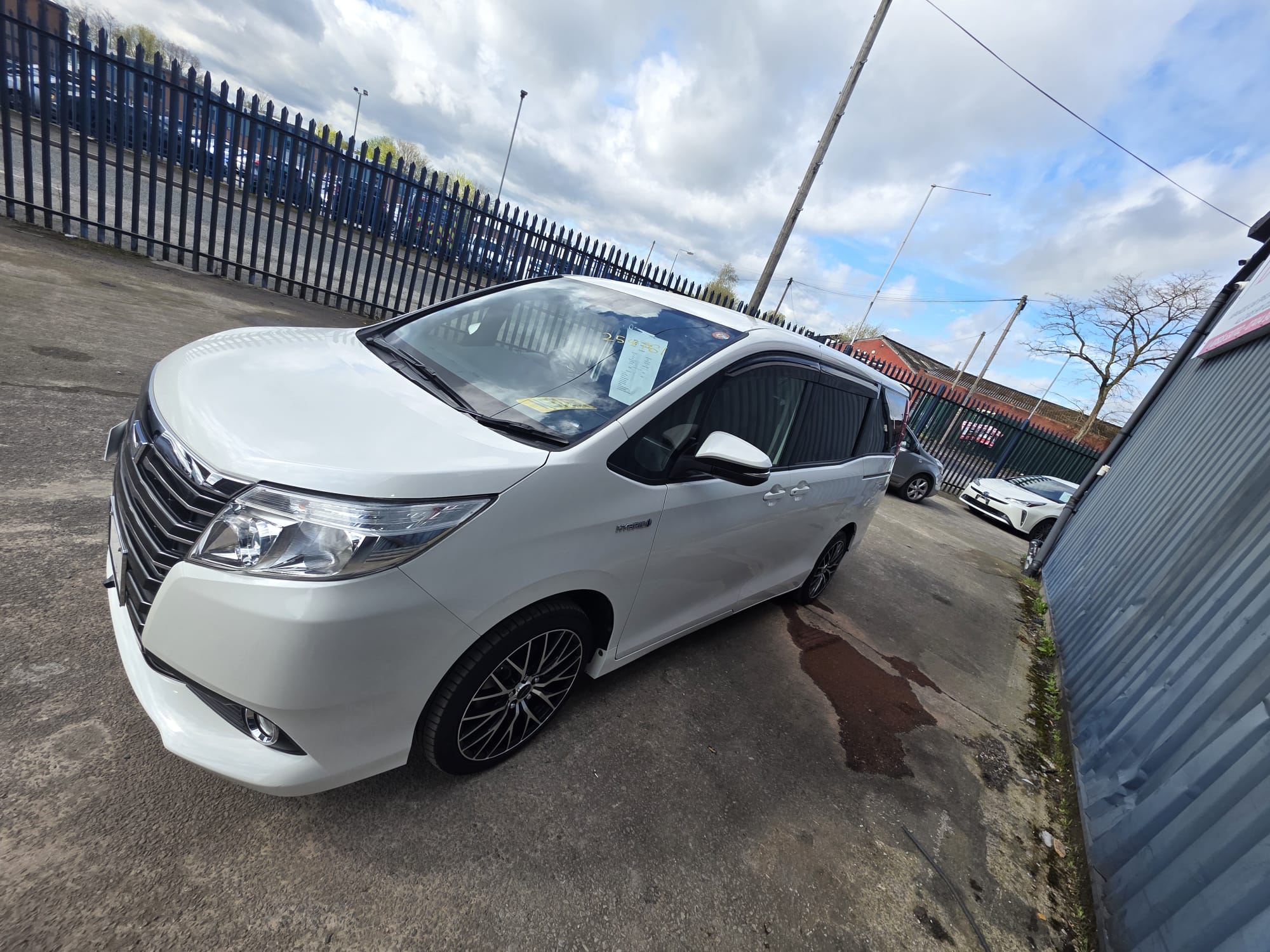 Toyota Noah  - Image 7