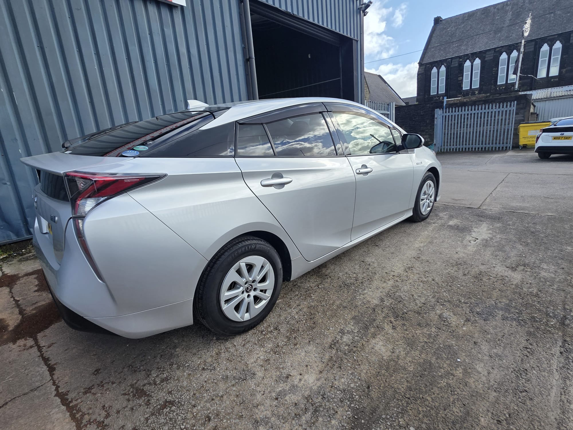 TOYOTA PRIUS - Image 7