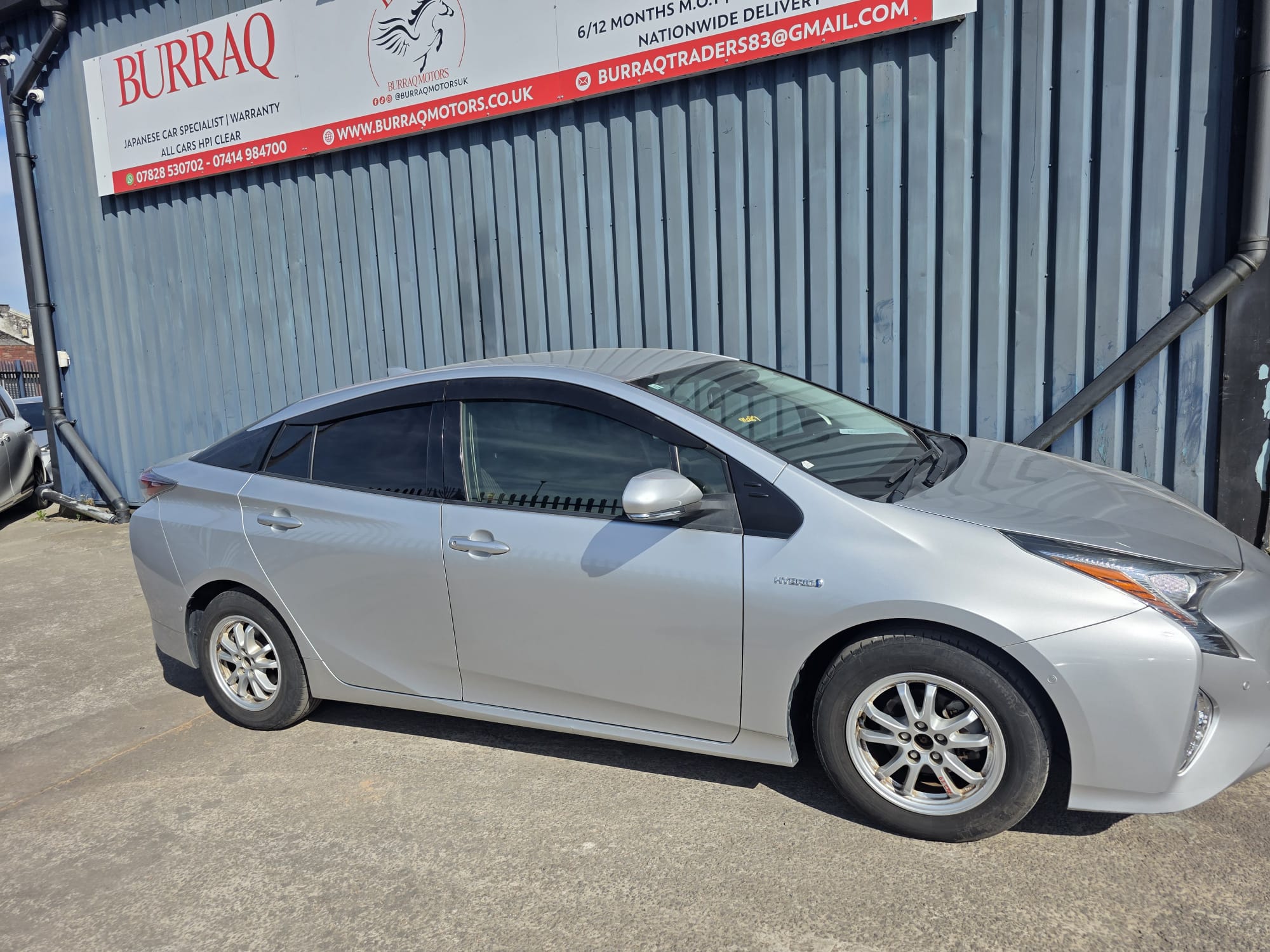Toyota  Prius - Image 4