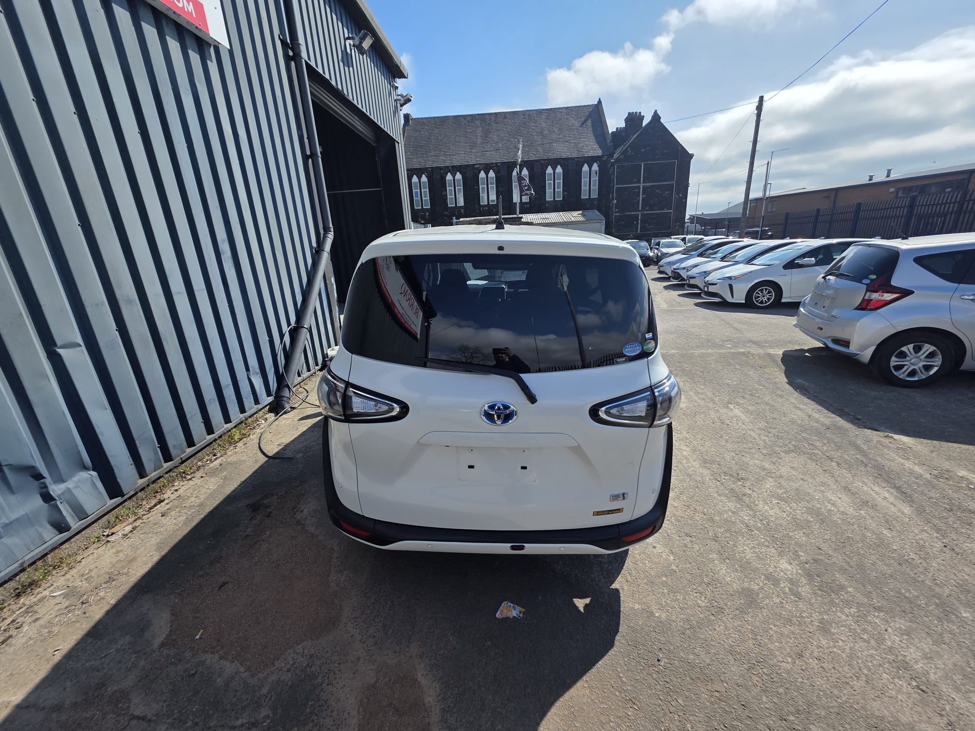 Toyota  Sienta - Image 5