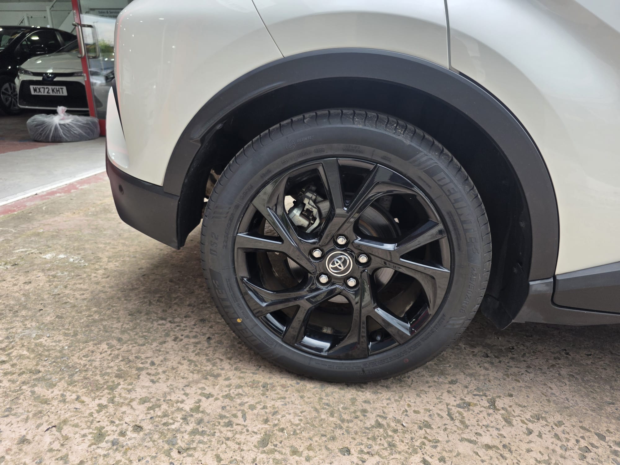 Toyota  C-HR - Image 6