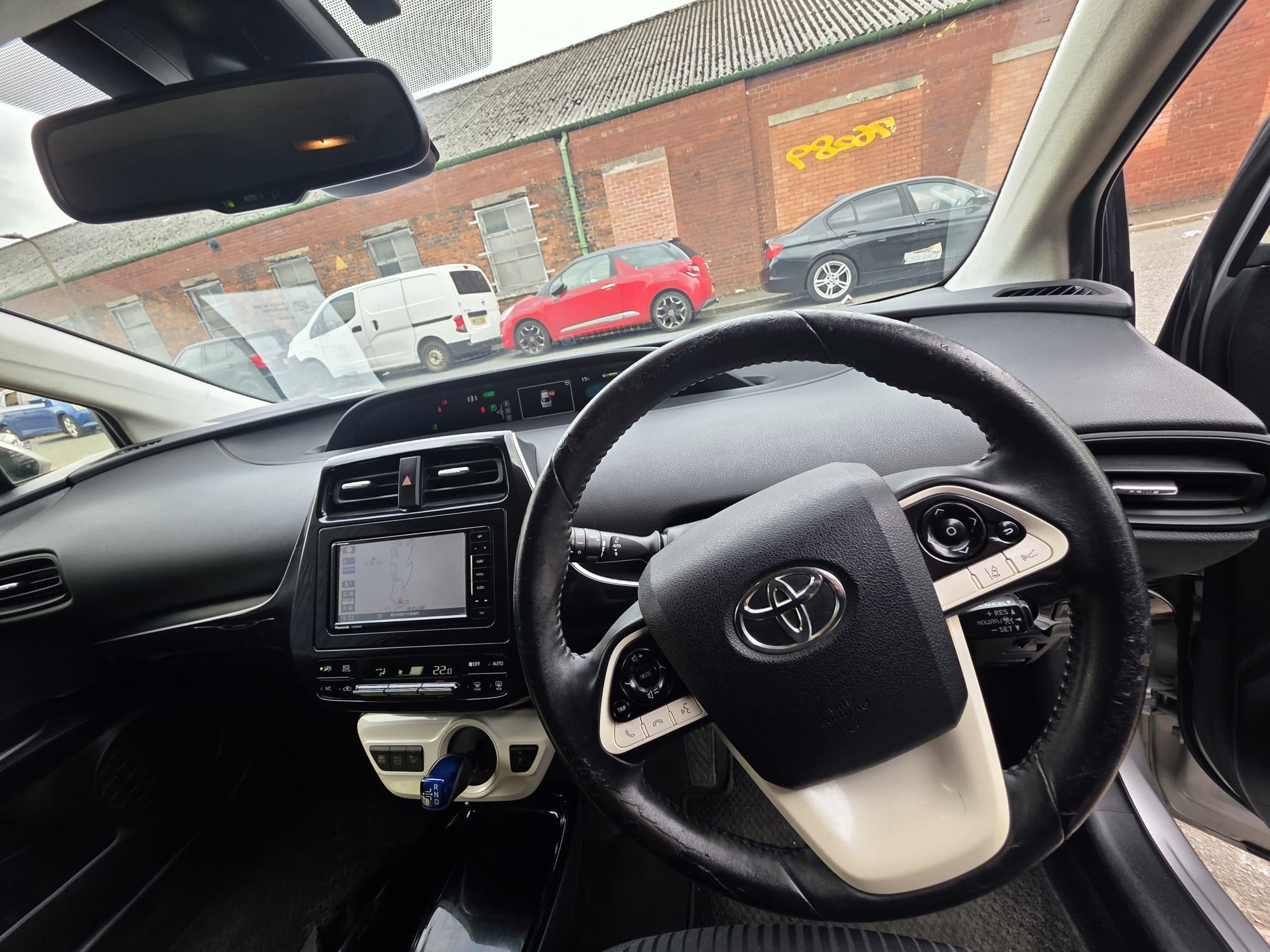 Toyota  Prius - Image 5