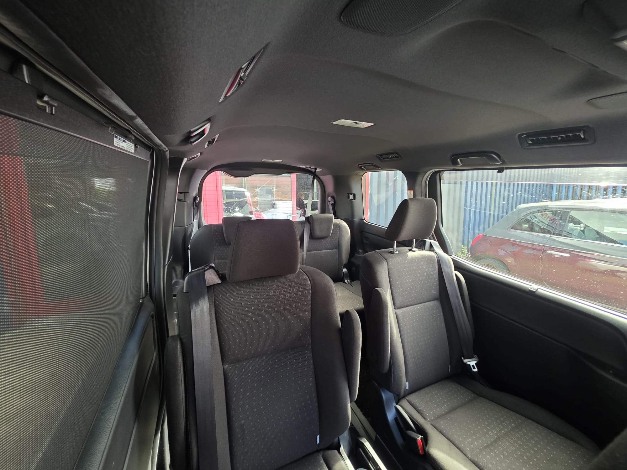 Toyota  Noah - Image 7