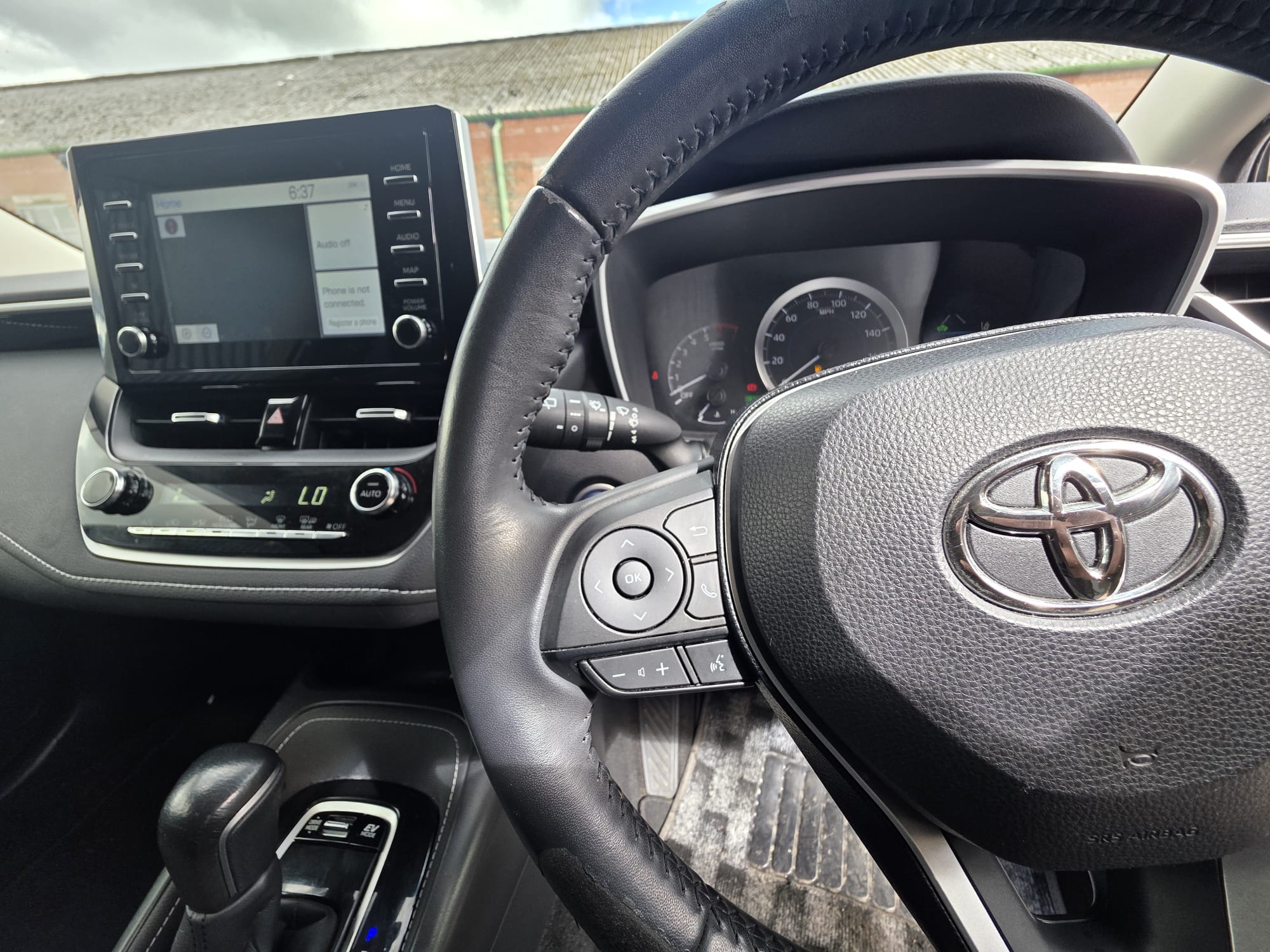 Toyota  Corolla - Image 6