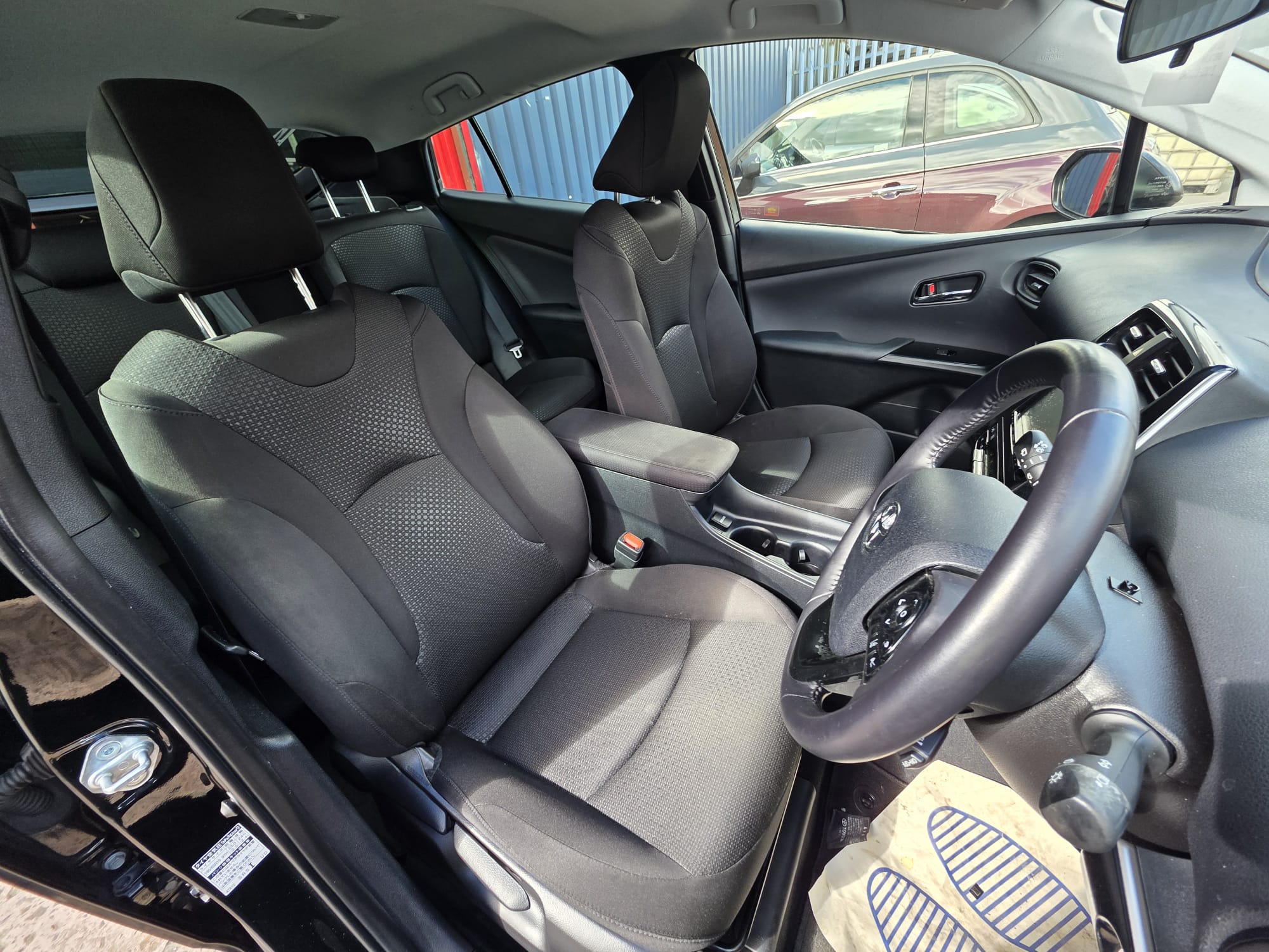 Toyota  Prius - Image 4