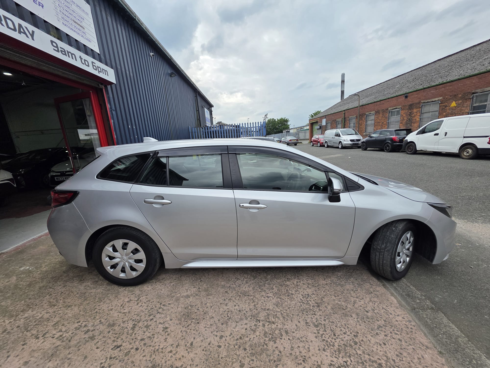 Toyota  Corolla - Image 2