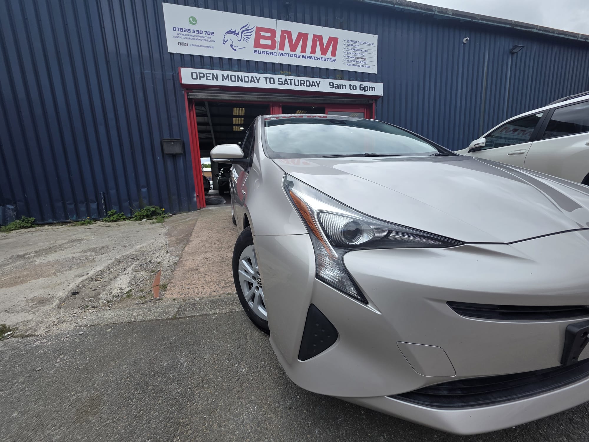 TOYOTA Prius - Image 2