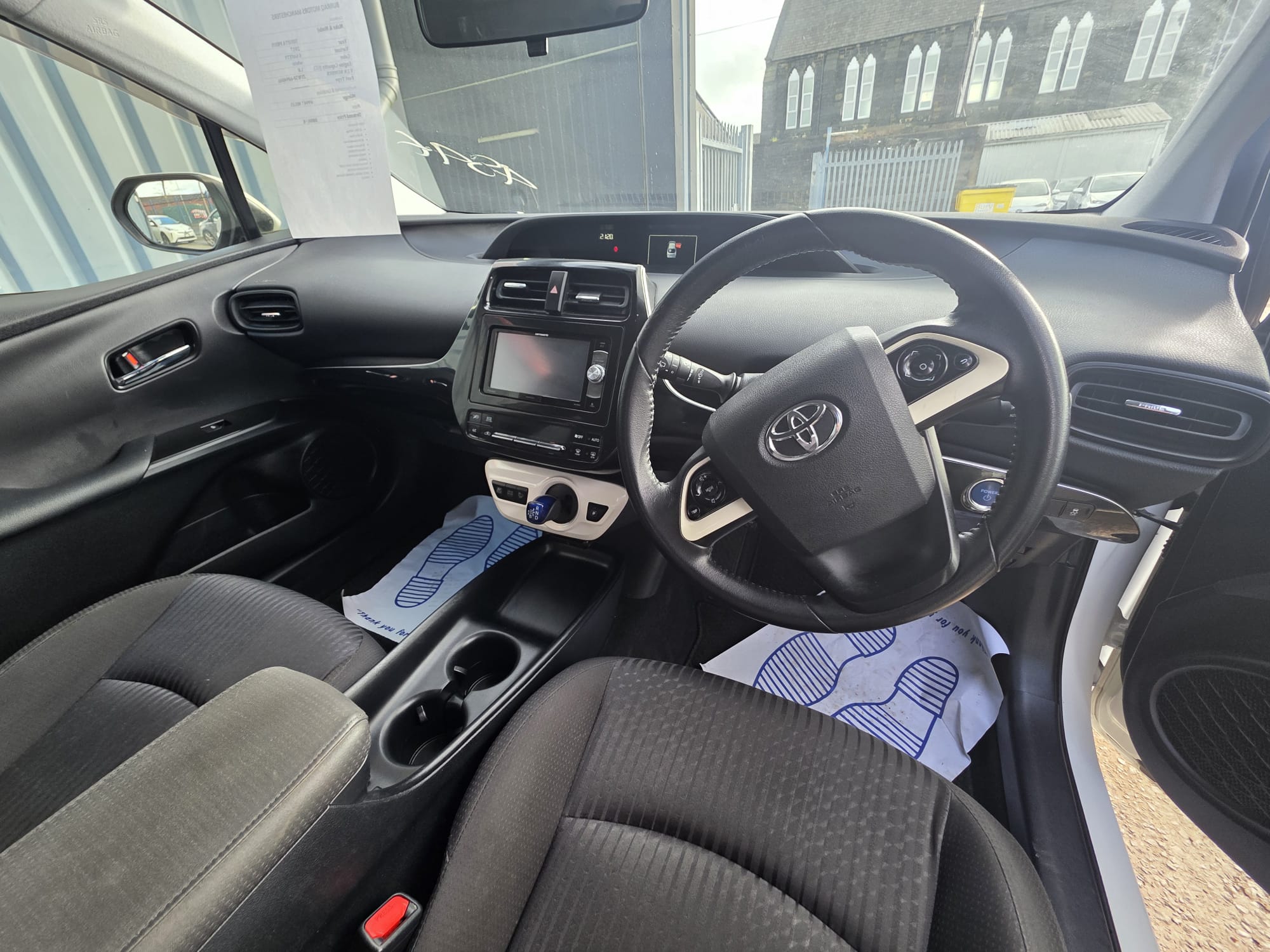 Toyota  Prius - Image 7