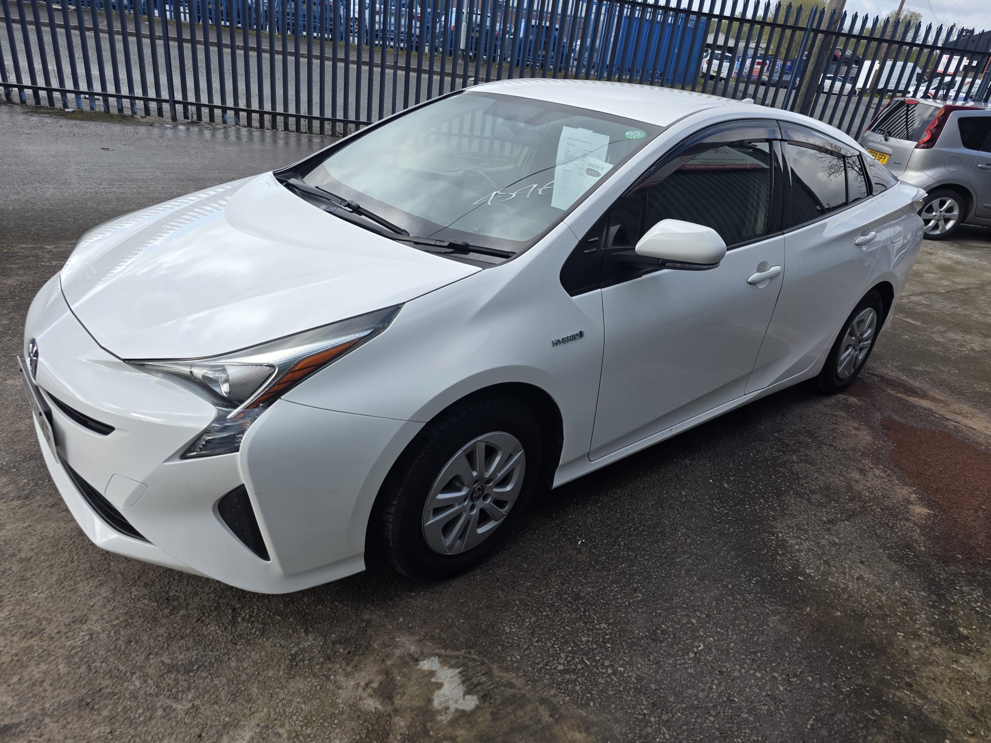 Toyota  Prius - Image 3