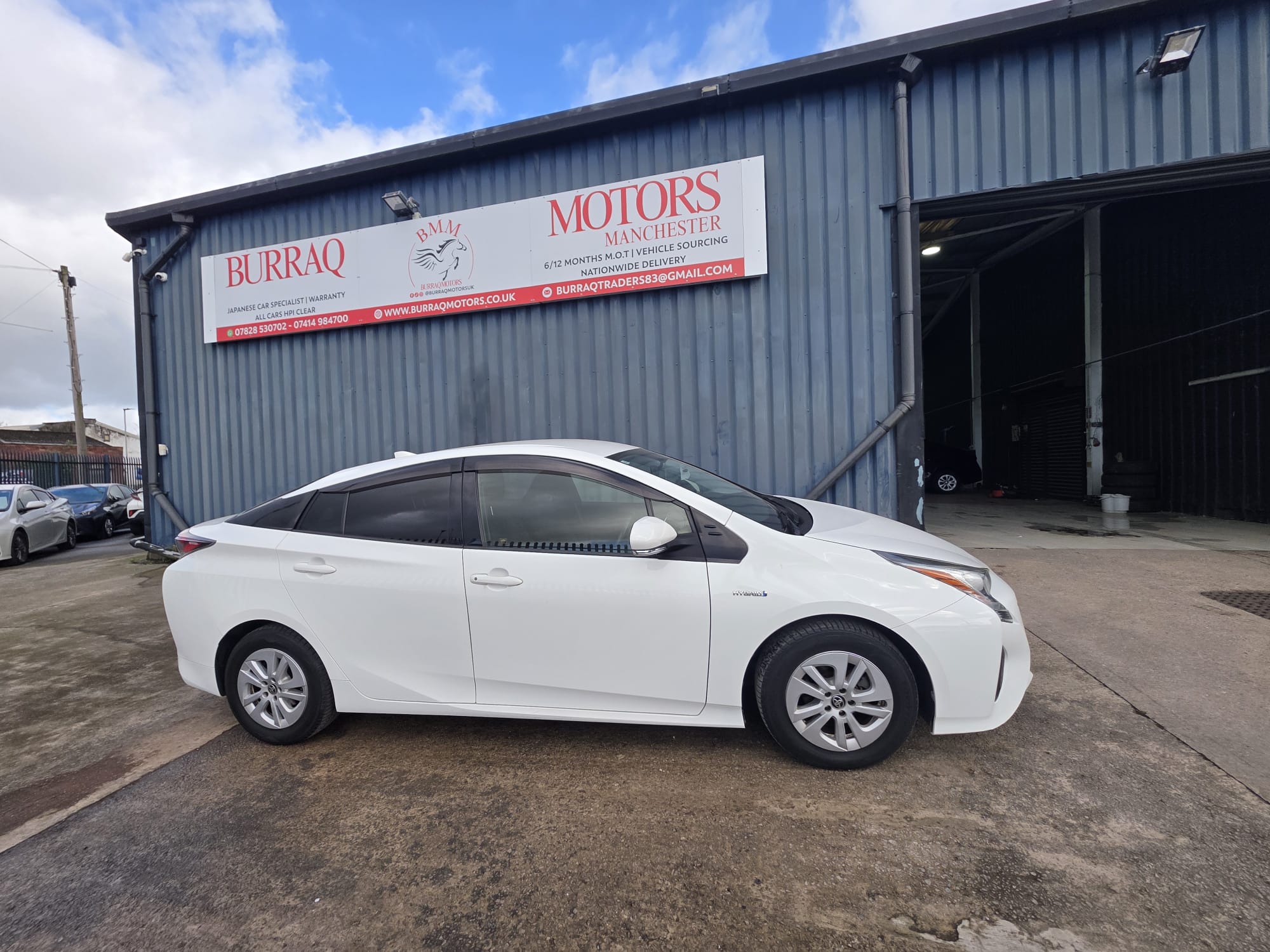 Toyota  Prius - Image 9
