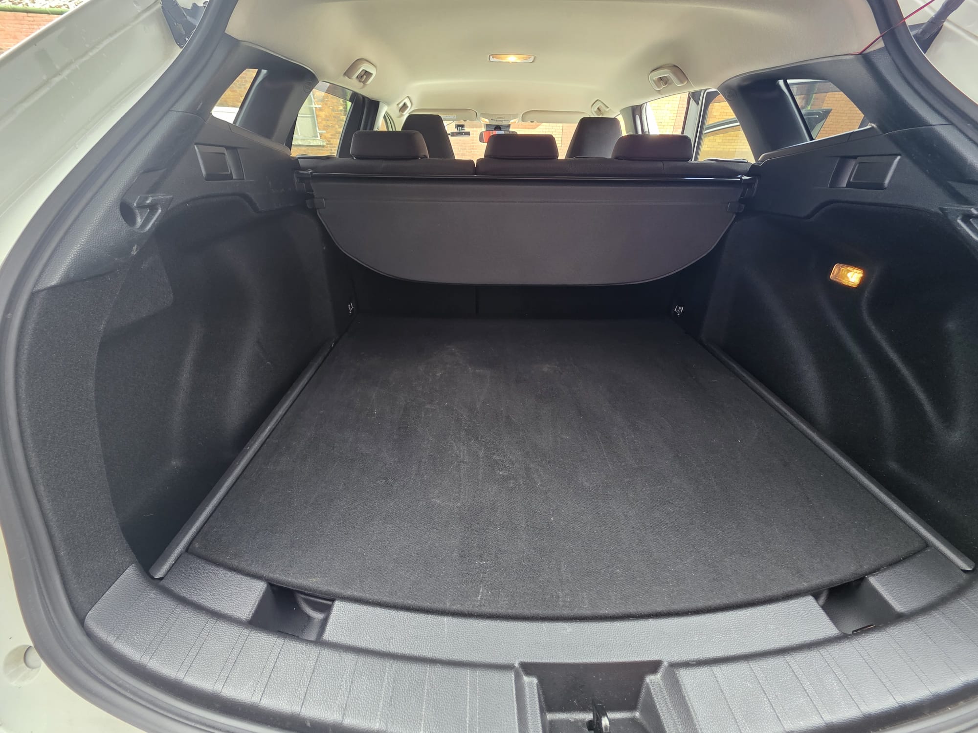 TOYOTA Corolla - Image 2