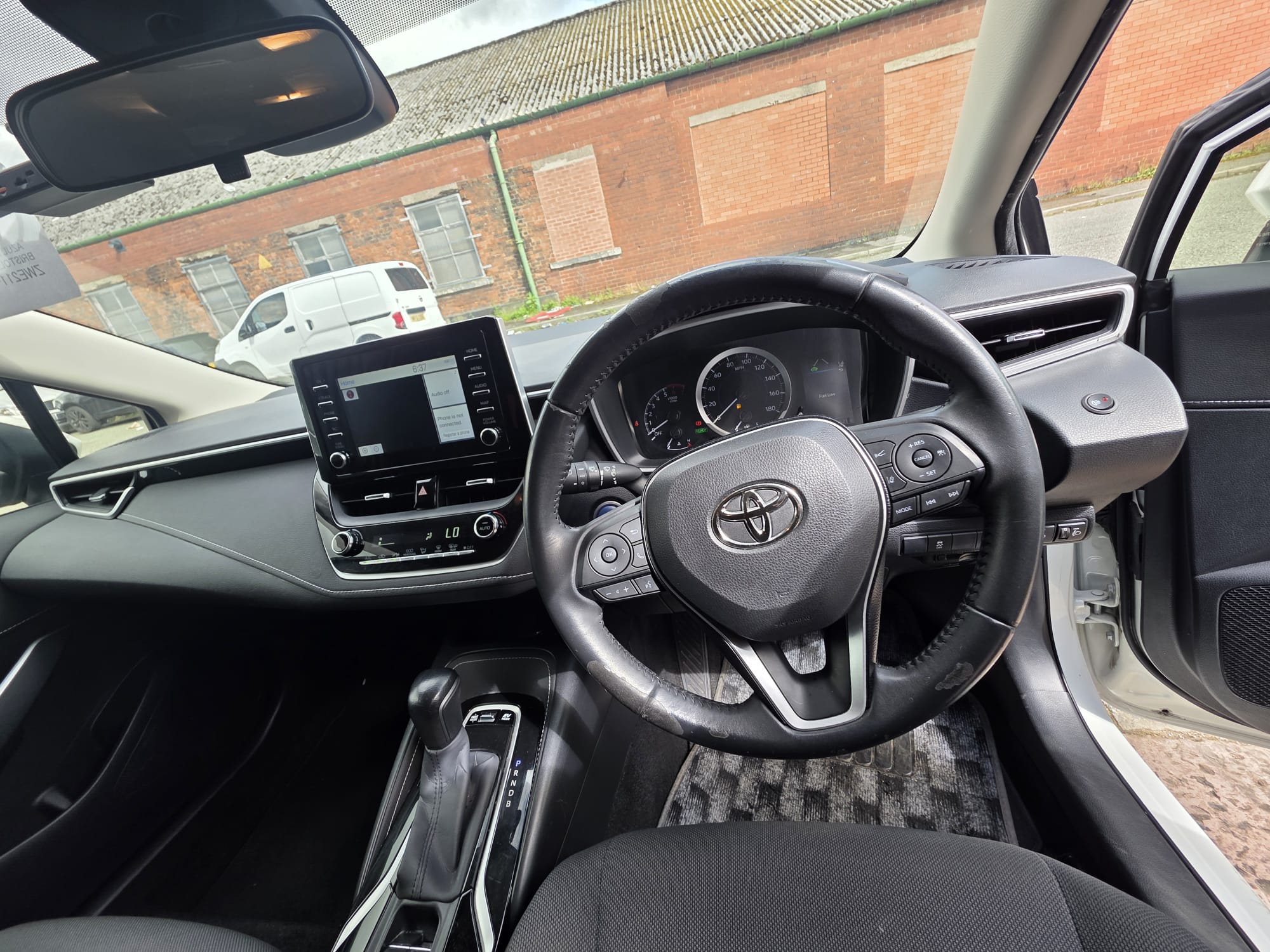 TOYOTA Corolla - Image 5