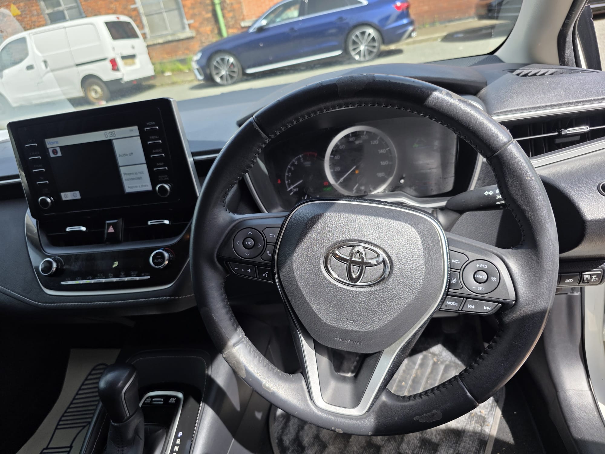 Toyota  Corolla - Image 5