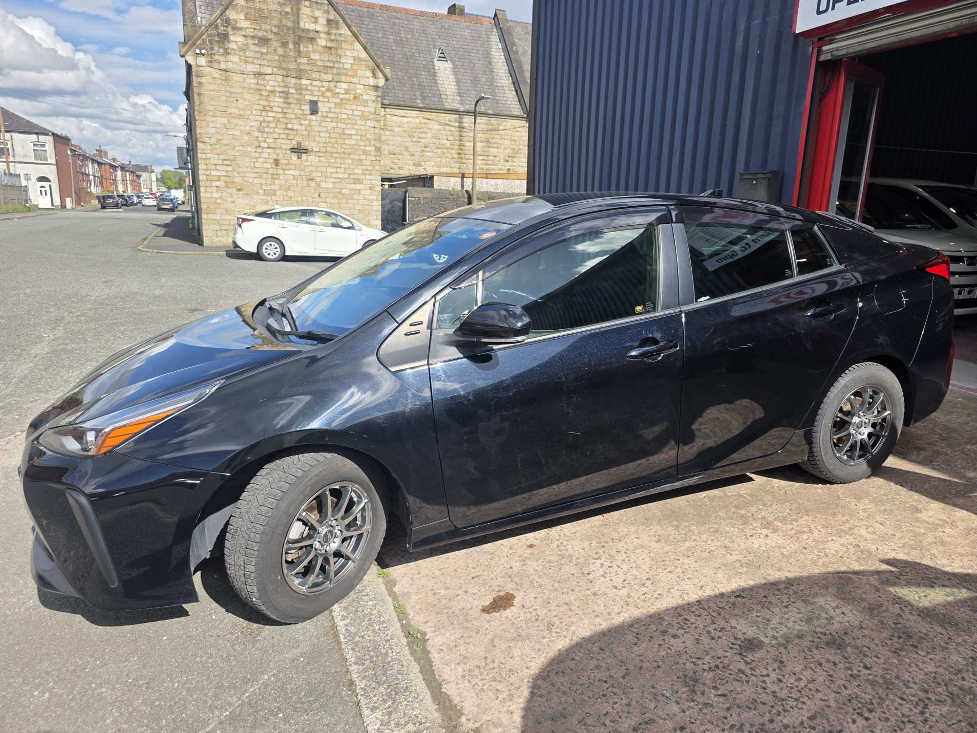 Toyota Prius - Image 8