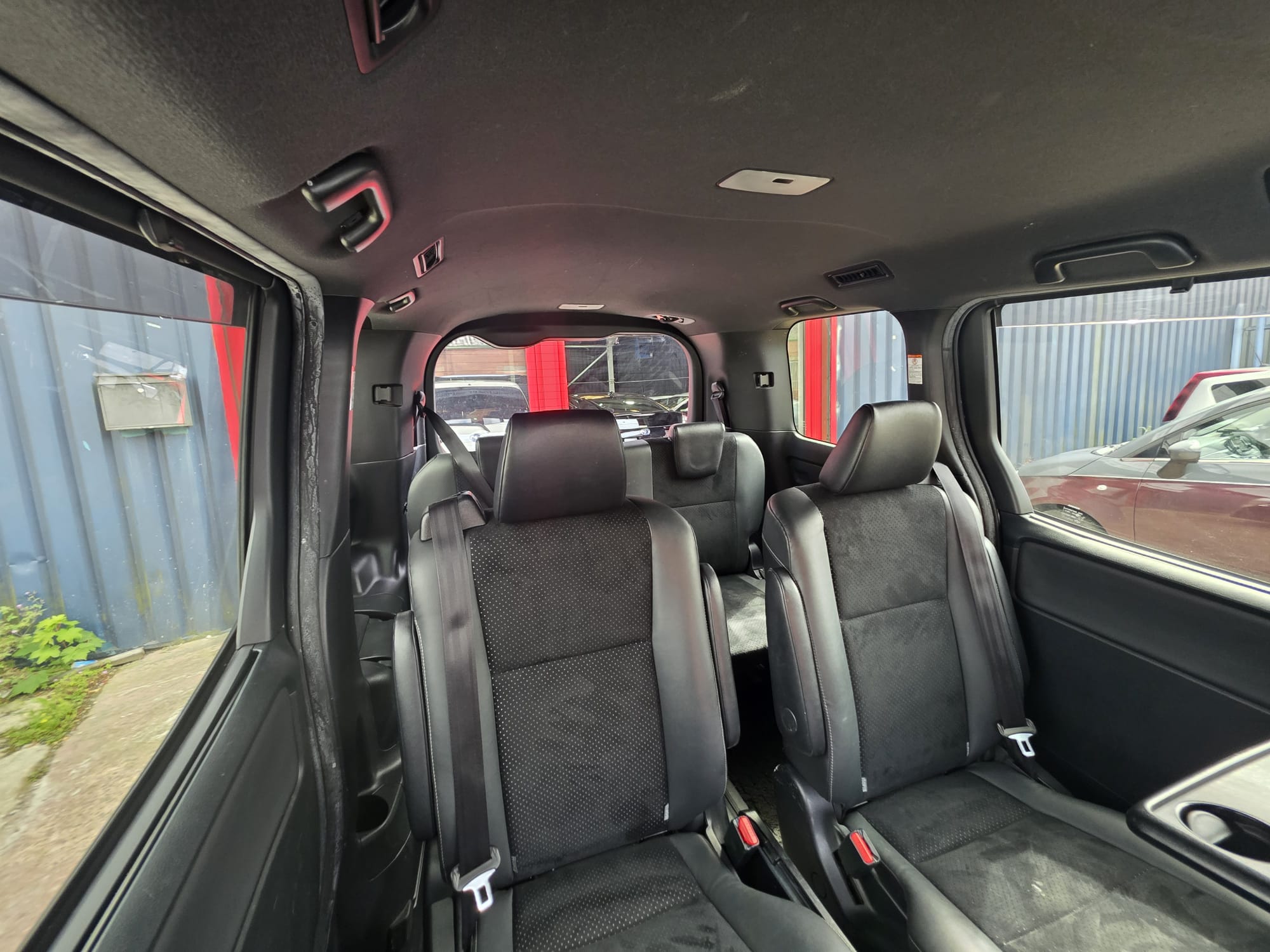 Toyota VOXY - Image 6