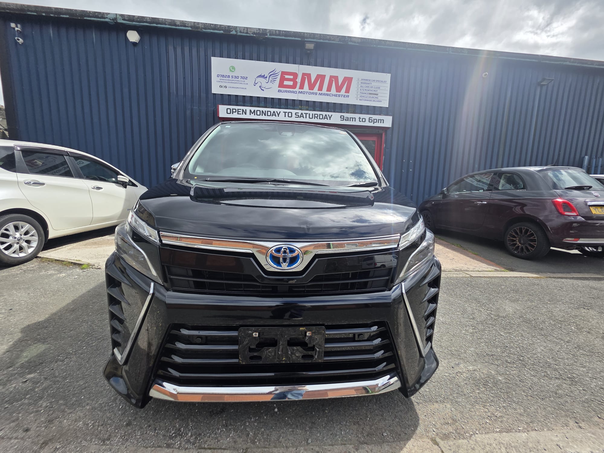 Toyota VOXY - Image 4