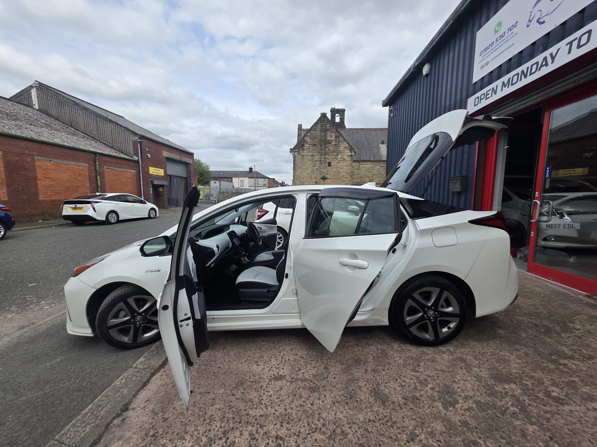 Toyota Prius - Image 2