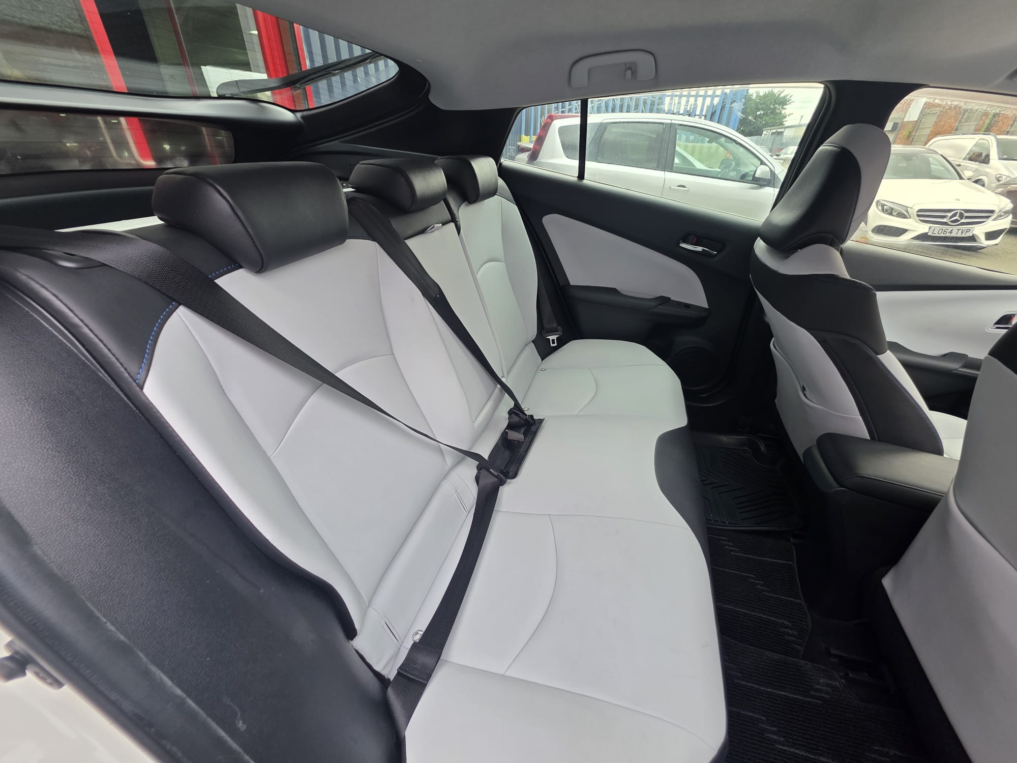 Toyota Prius - Image 6