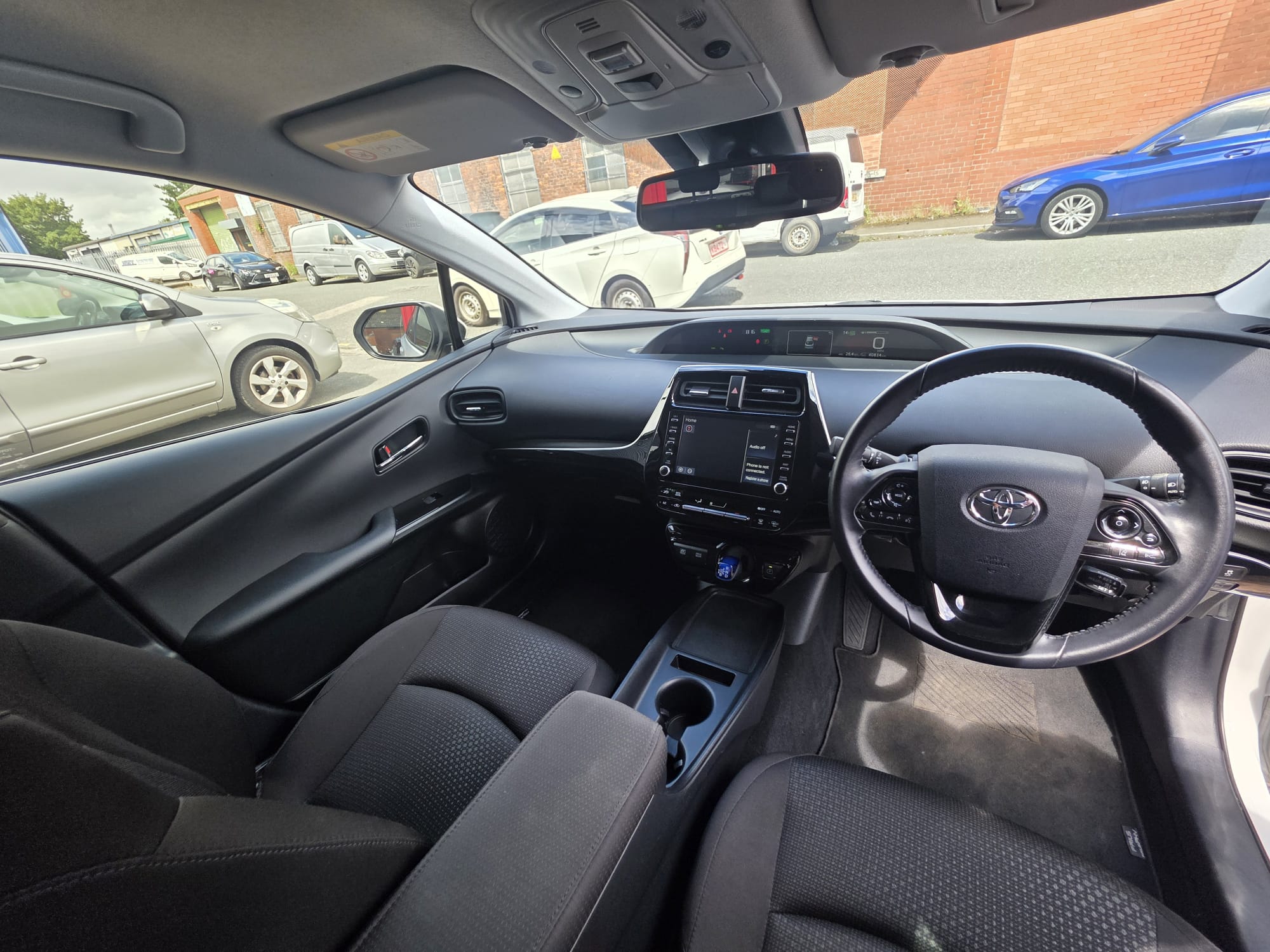 Toyota Prius - Image 8