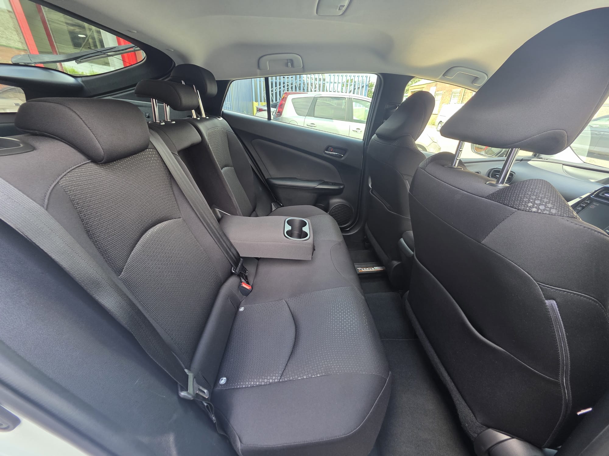 Toyota Prius - Image 9