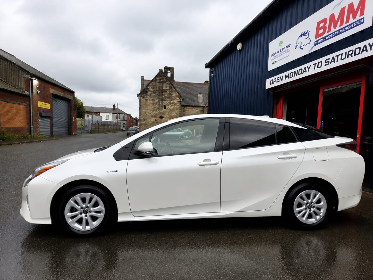 Toyota Prius - Image 4