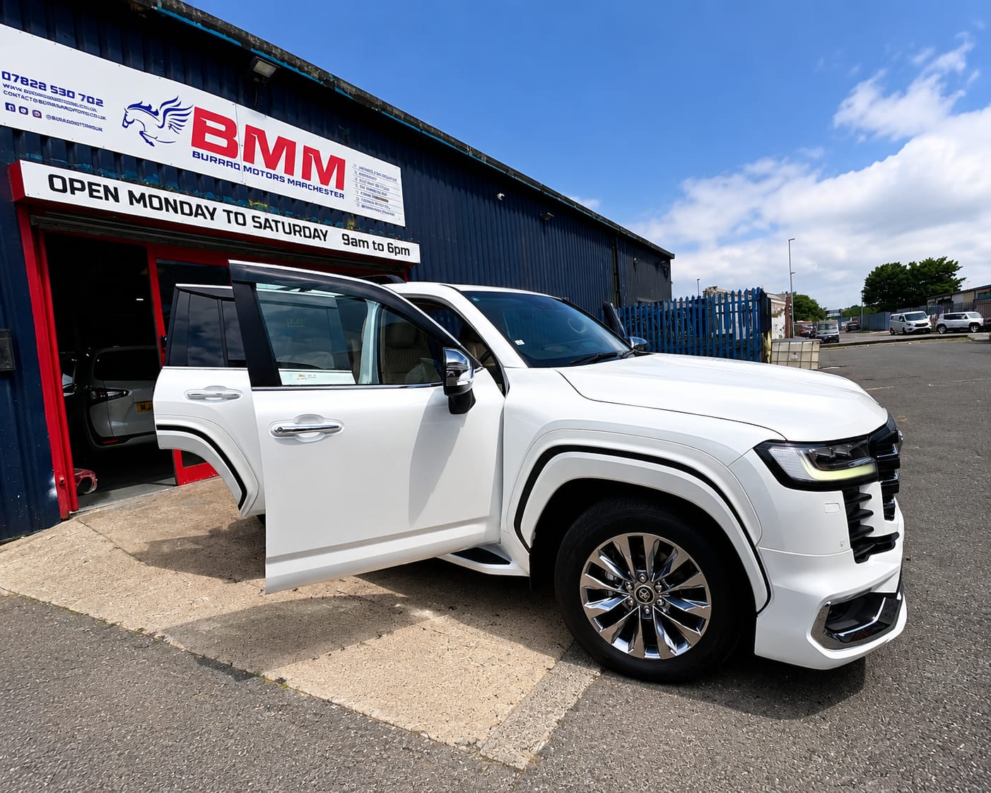 Toyota Land Cruiser 3.5 ZX - Image 4