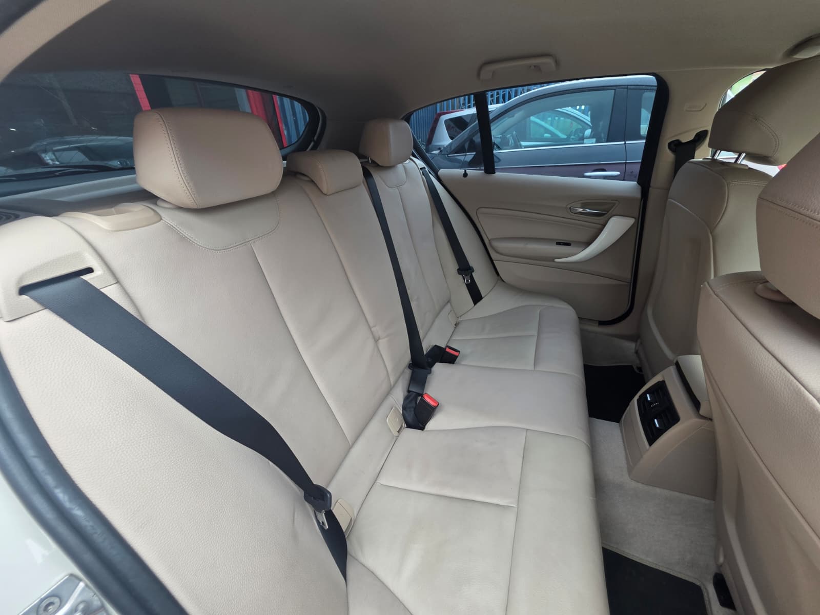 BMW 116i - Image 10