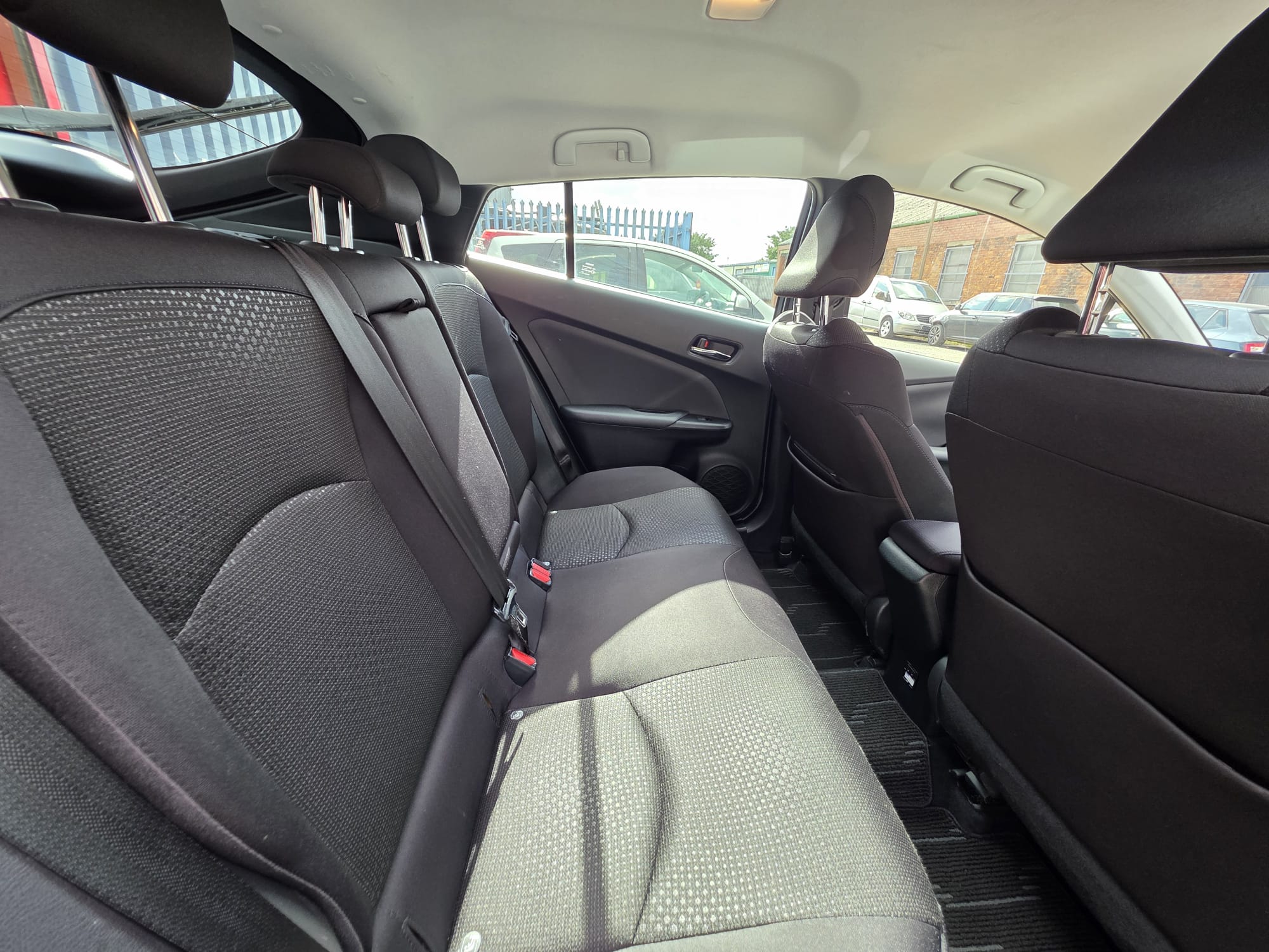 Toyota Prius - Image 9