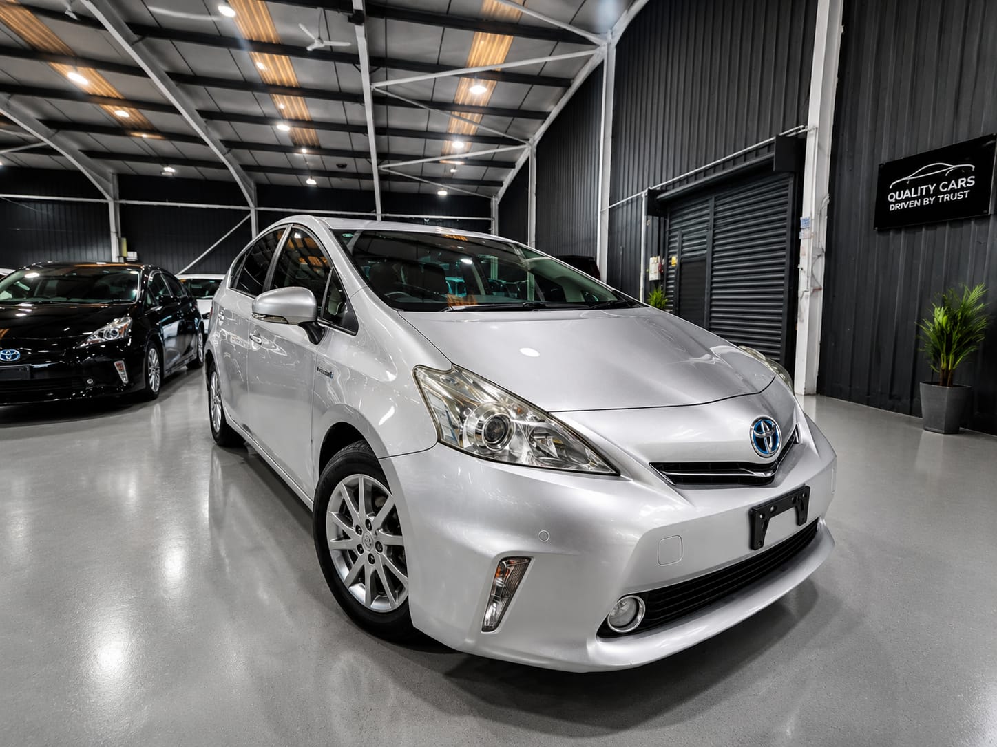 TOYOTA PRIUS ALPHA