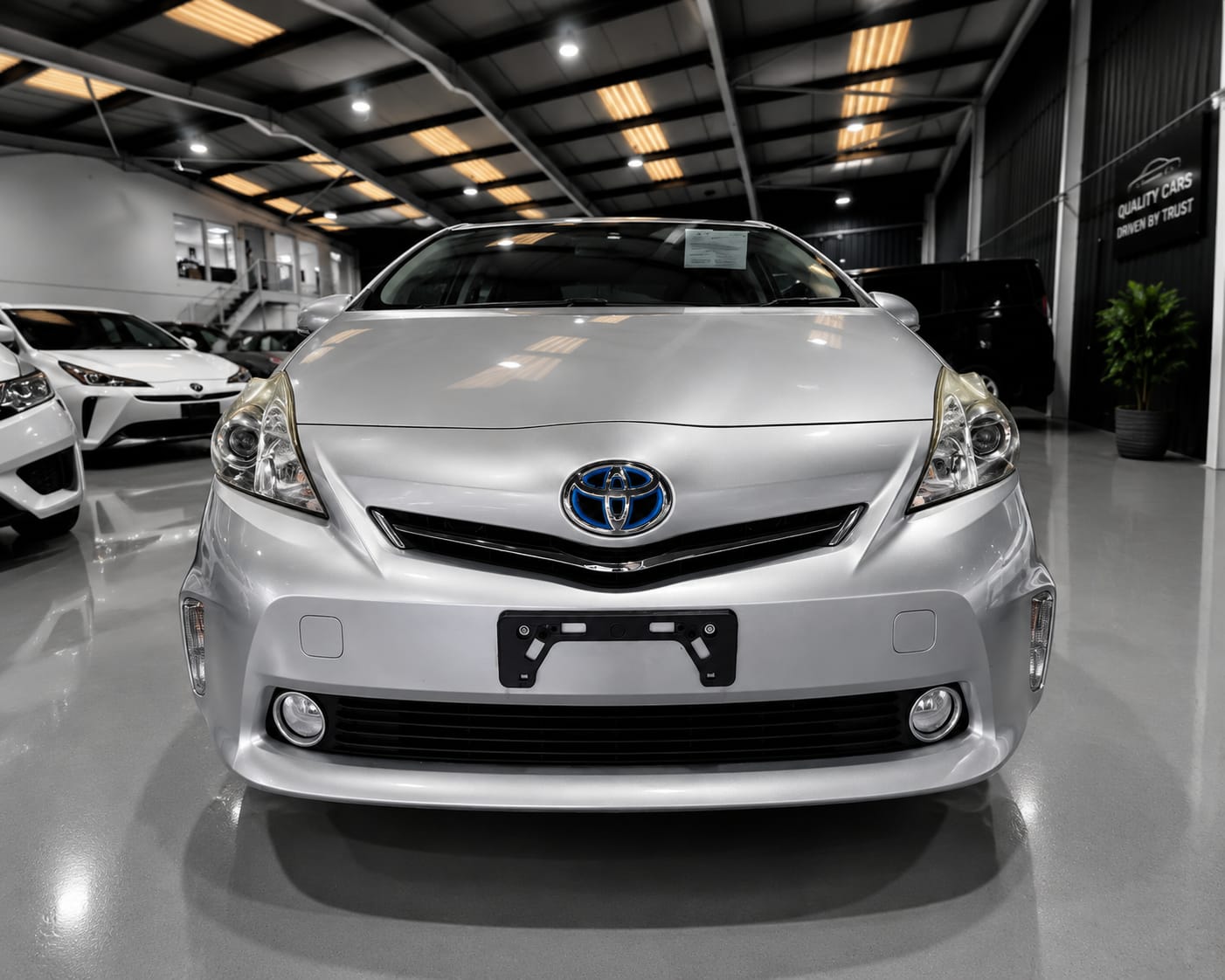 TOYOTA PRIUS ALPHA - Image 3